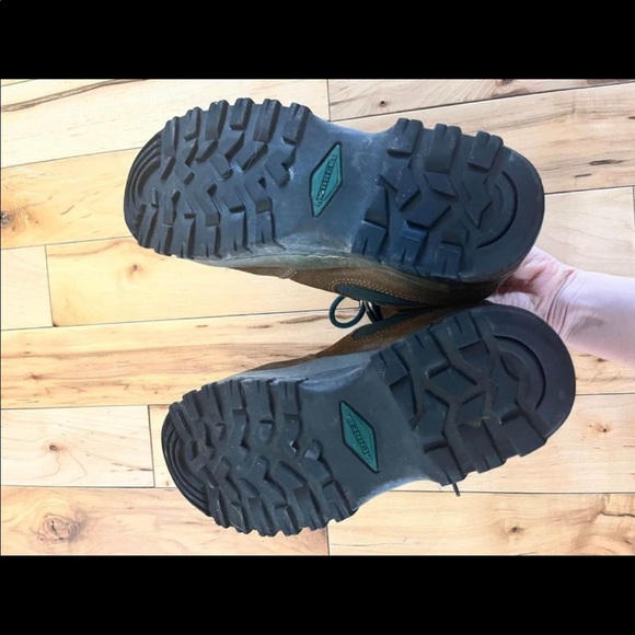 Merrell Women’s Size 8.5 Hiking Boots - Picture 4 of 5